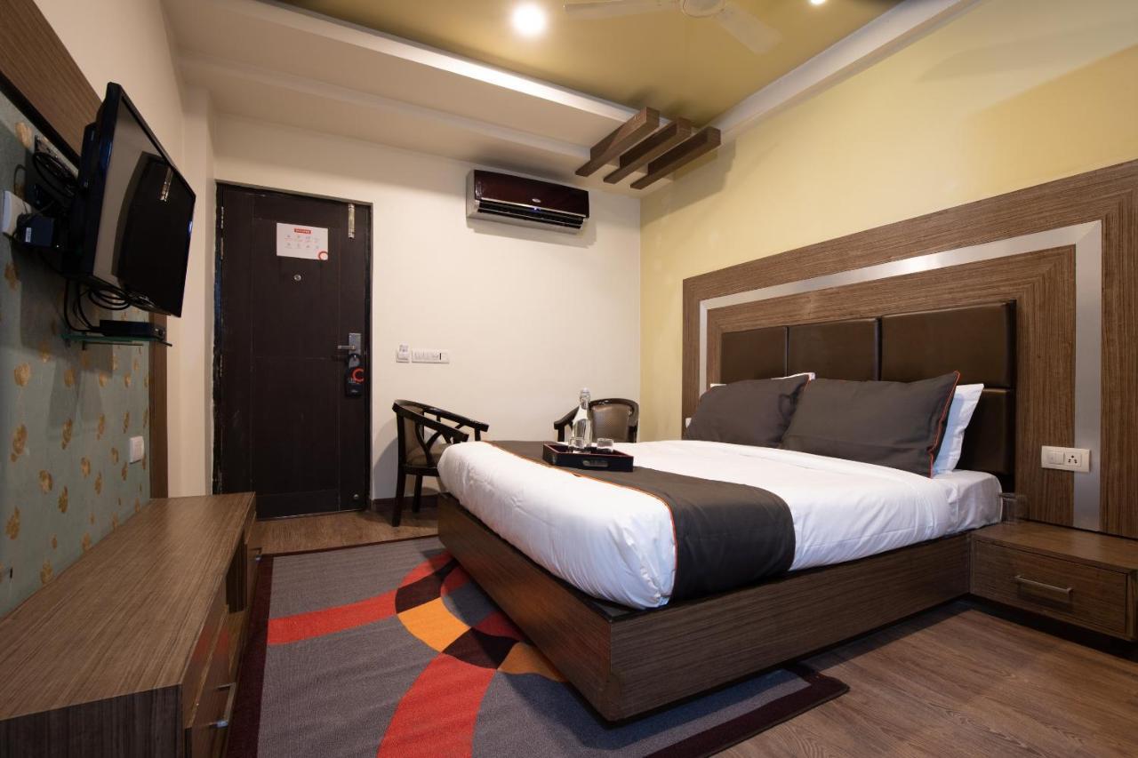 Oyo 79355 Collection O Hotel Adona Meenangadi Dış mekan fotoğraf