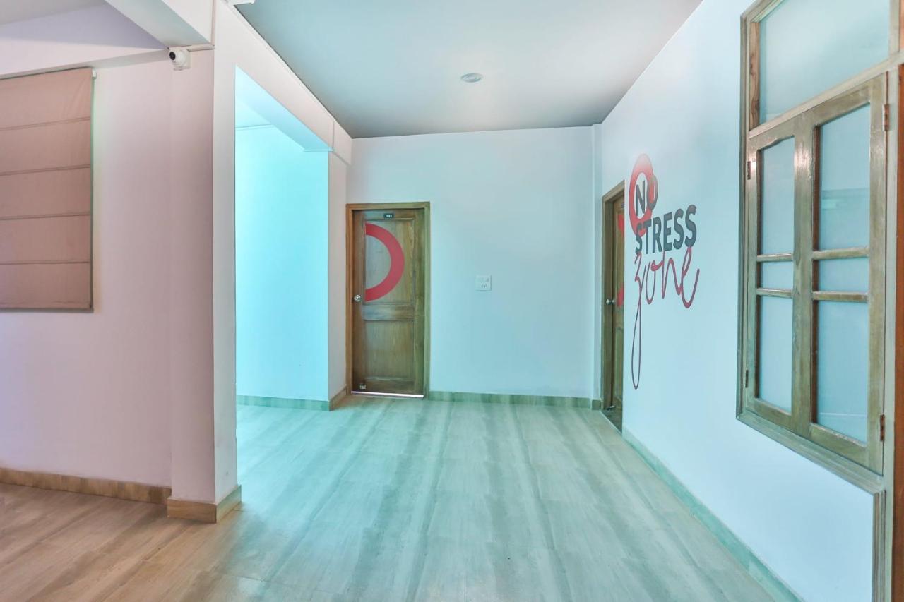 Oyo 79355 Collection O Hotel Adona Meenangadi Dış mekan fotoğraf